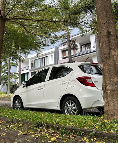 Sewa Mobil Brio Pontianak